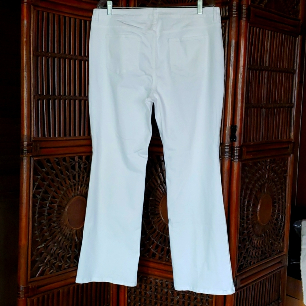 SUSAN GRAVER Boot-Cut Jeans White Size 16 NWOT - Picture 6 of 12
